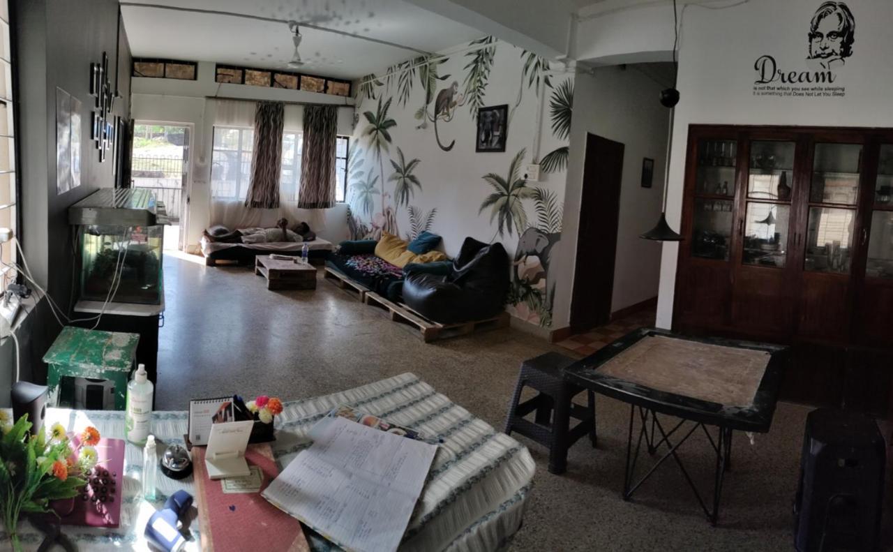Monkey Mind Hostel مادغاون المظهر الخارجي الصورة